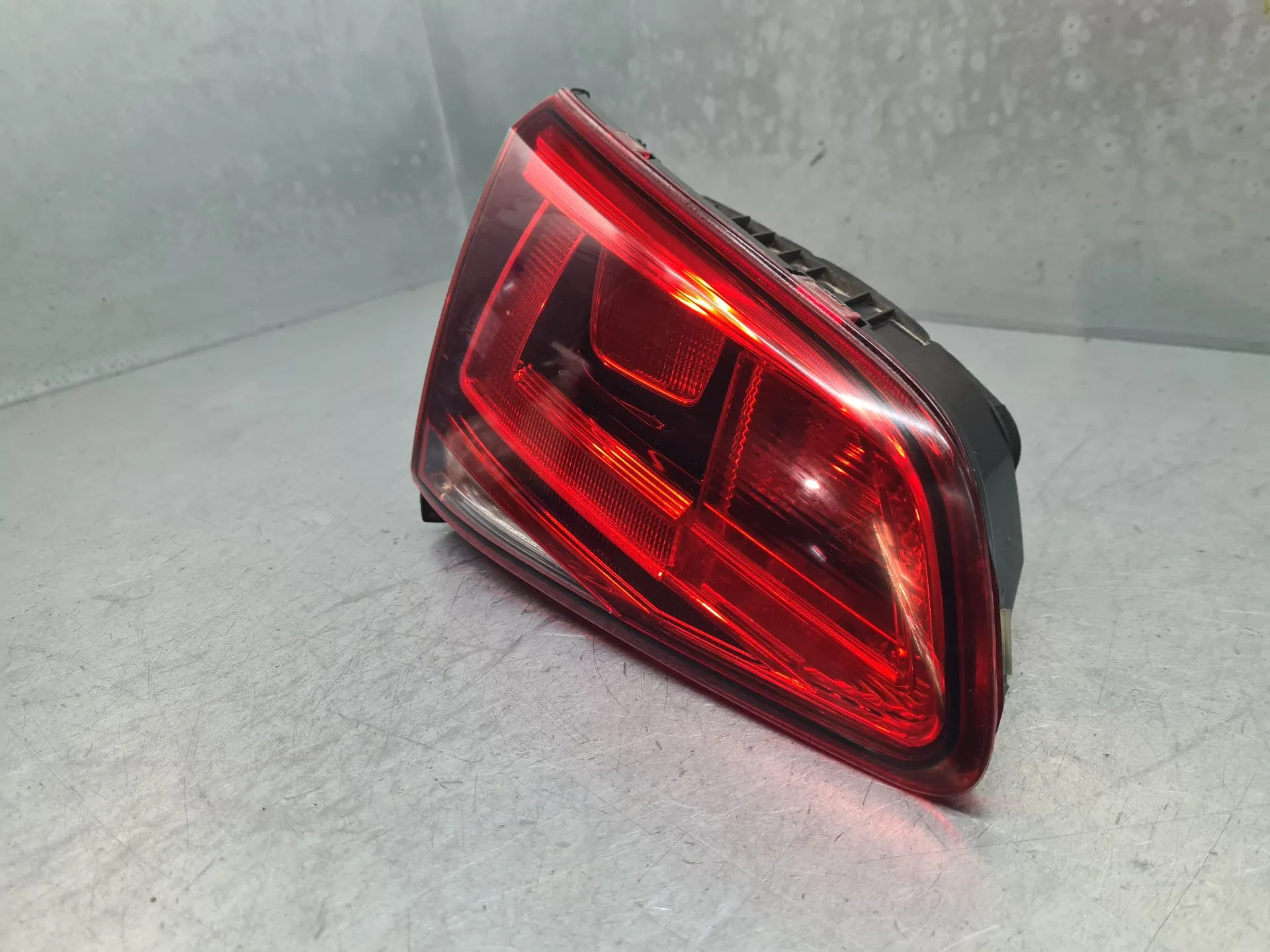 Left Tailgate light  VOLKSWAGEN Golf VII (5G1, BQ1, BE1, BE2) Imagem-1