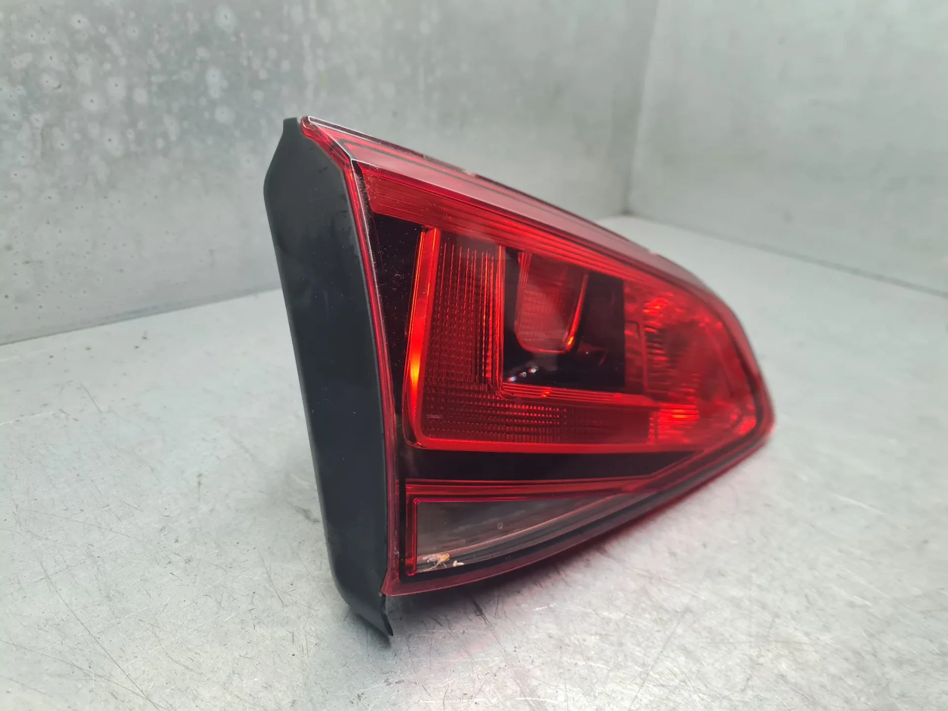 Left Tailgate light  VOLKSWAGEN Golf VII (5G1, BQ1, BE1, BE2) Imagem-2