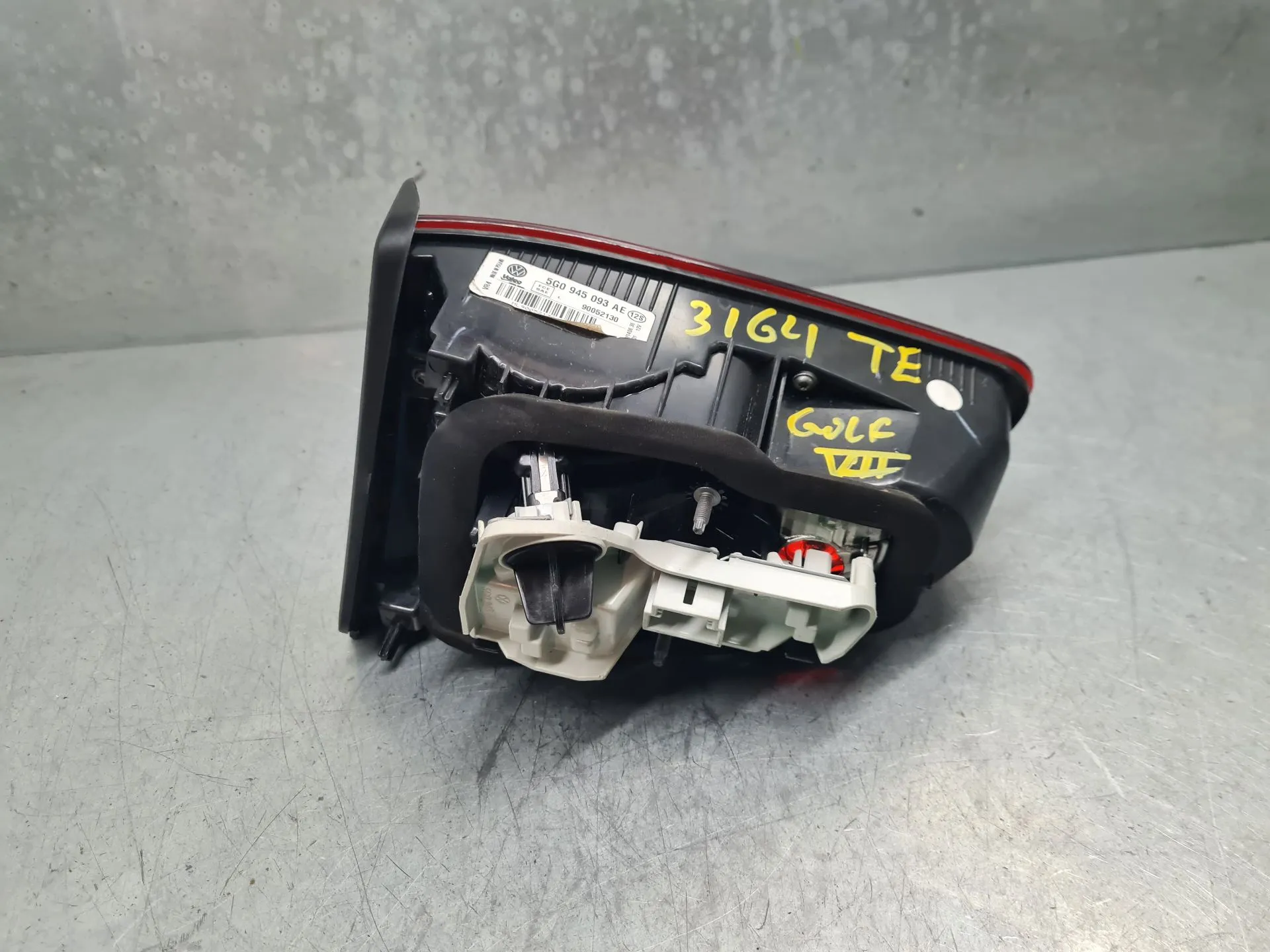 Left Tailgate light  VOLKSWAGEN Golf VII (5G1, BQ1, BE1, BE2) Imagem-4