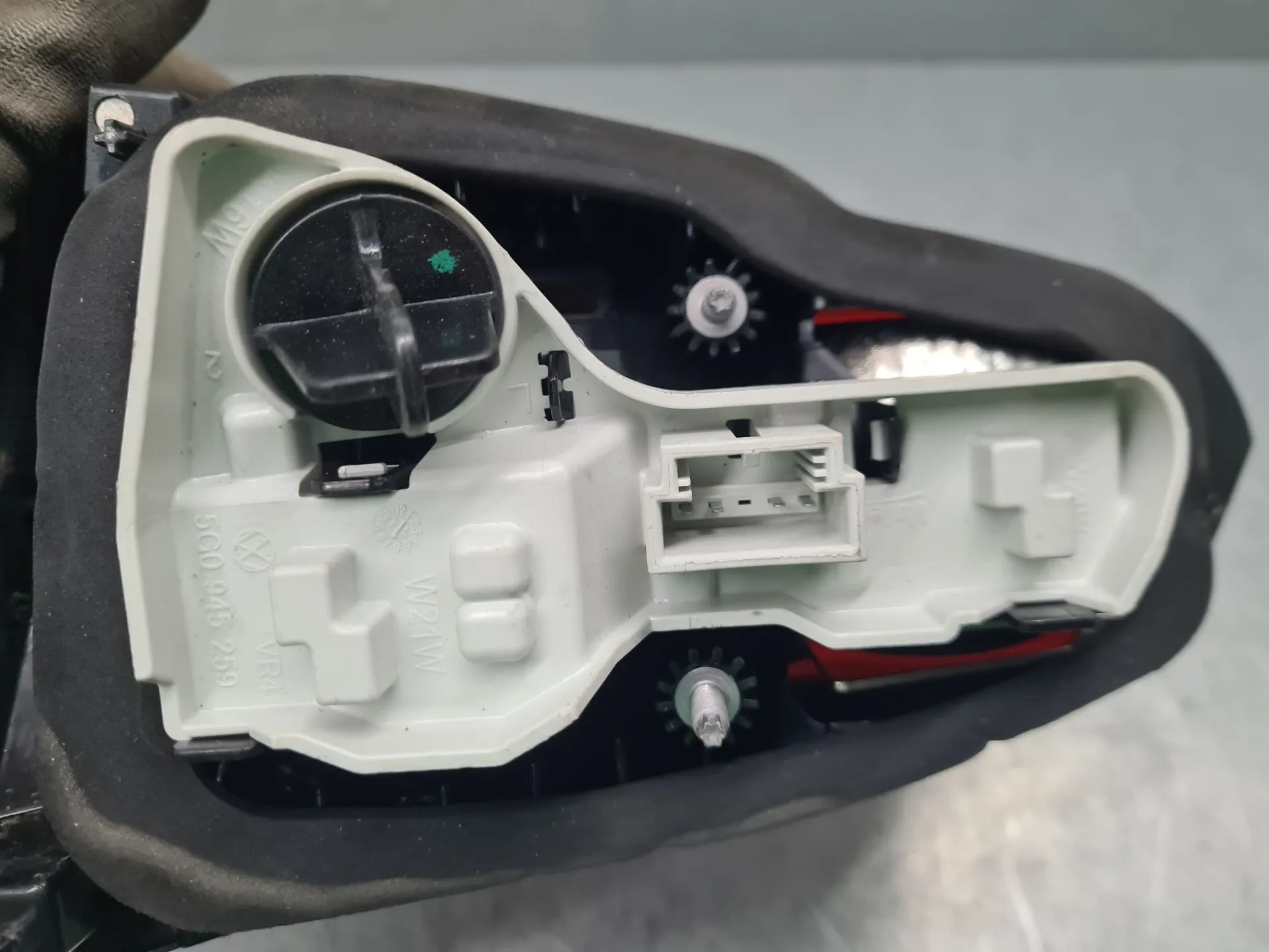 Left Tailgate light  VOLKSWAGEN Golf VII (5G1, BQ1, BE1, BE2) Imagem-5