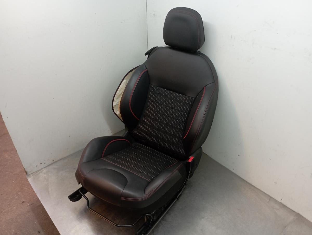 Right Front Seat PEUGEOT 208 Imagem-1