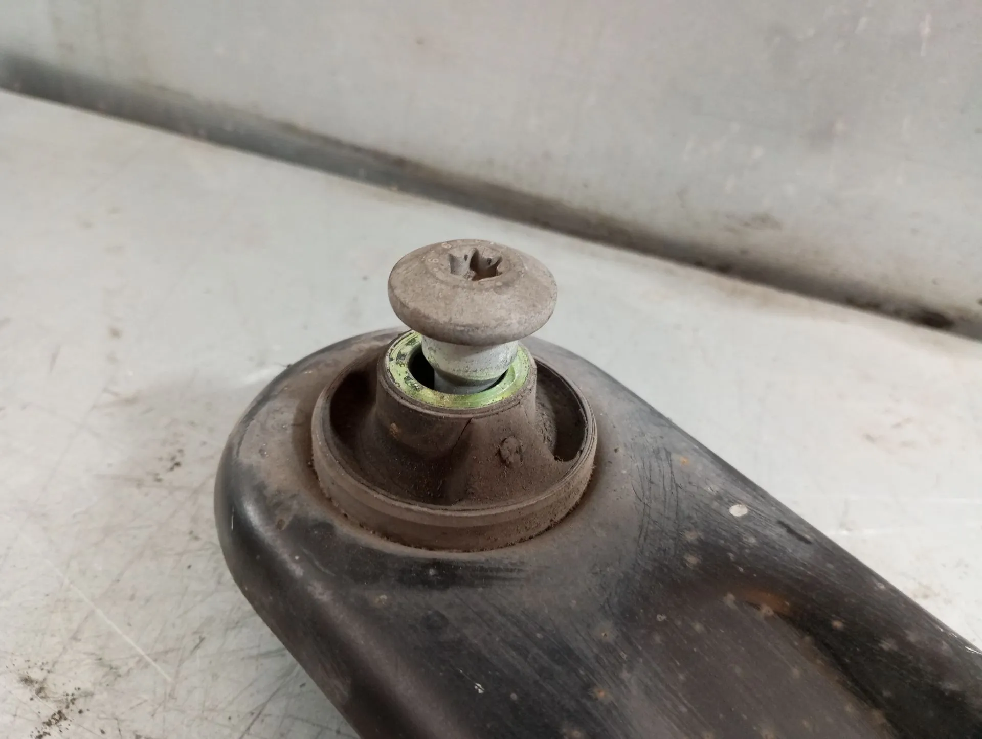 Brazo suspensión delantero izquierdo PEUGEOT 208 Imagem-2