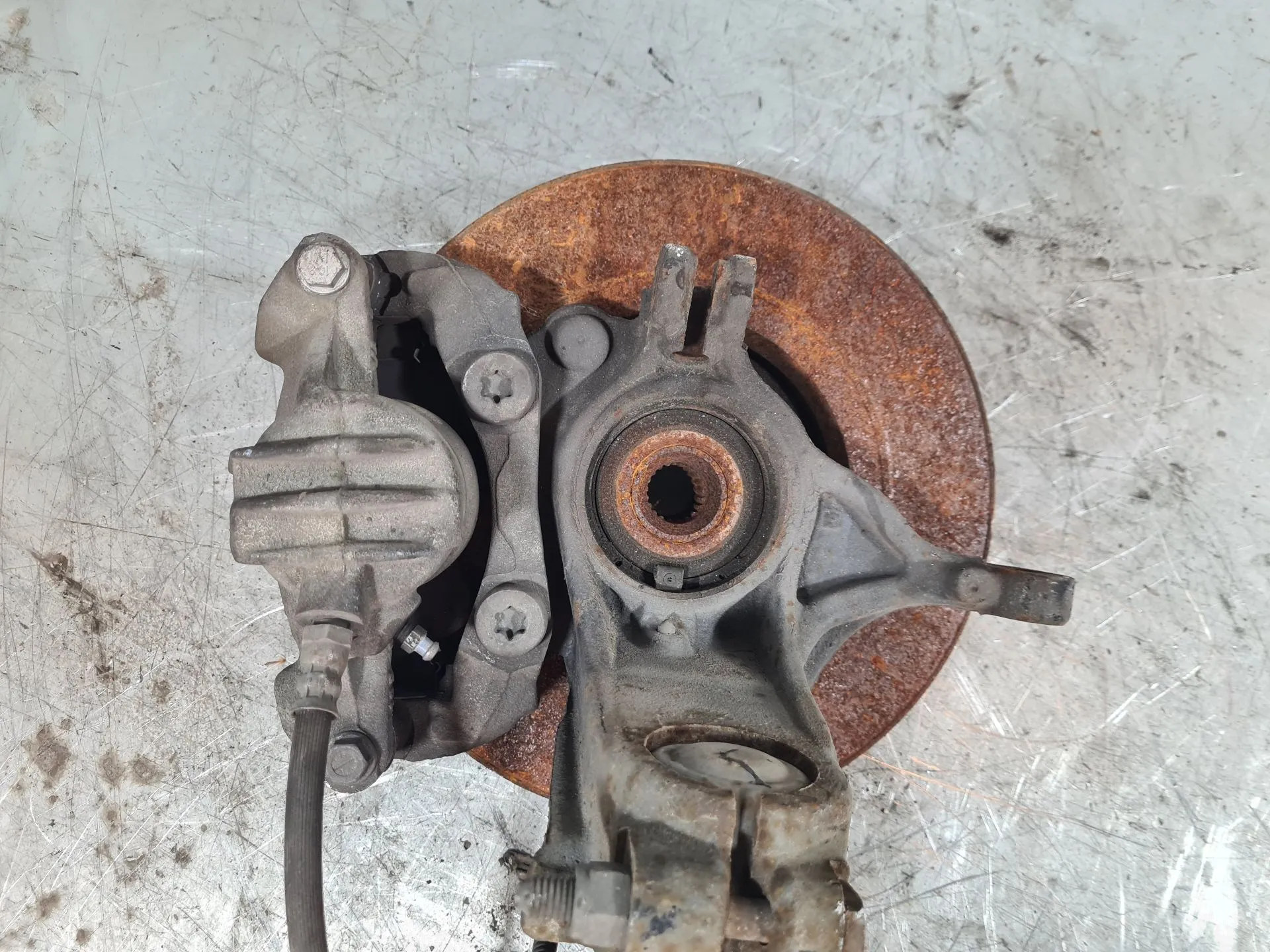 Fusello anteriore sinistro PEUGEOT 208 Imagem-1