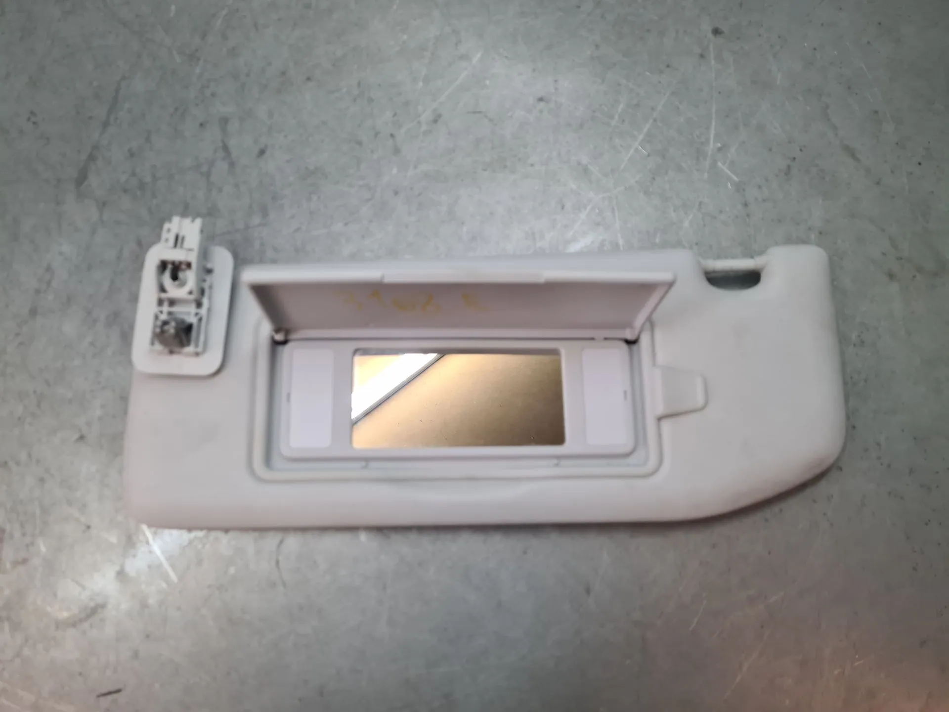 Pála de sol esquerda PEUGEOT 208