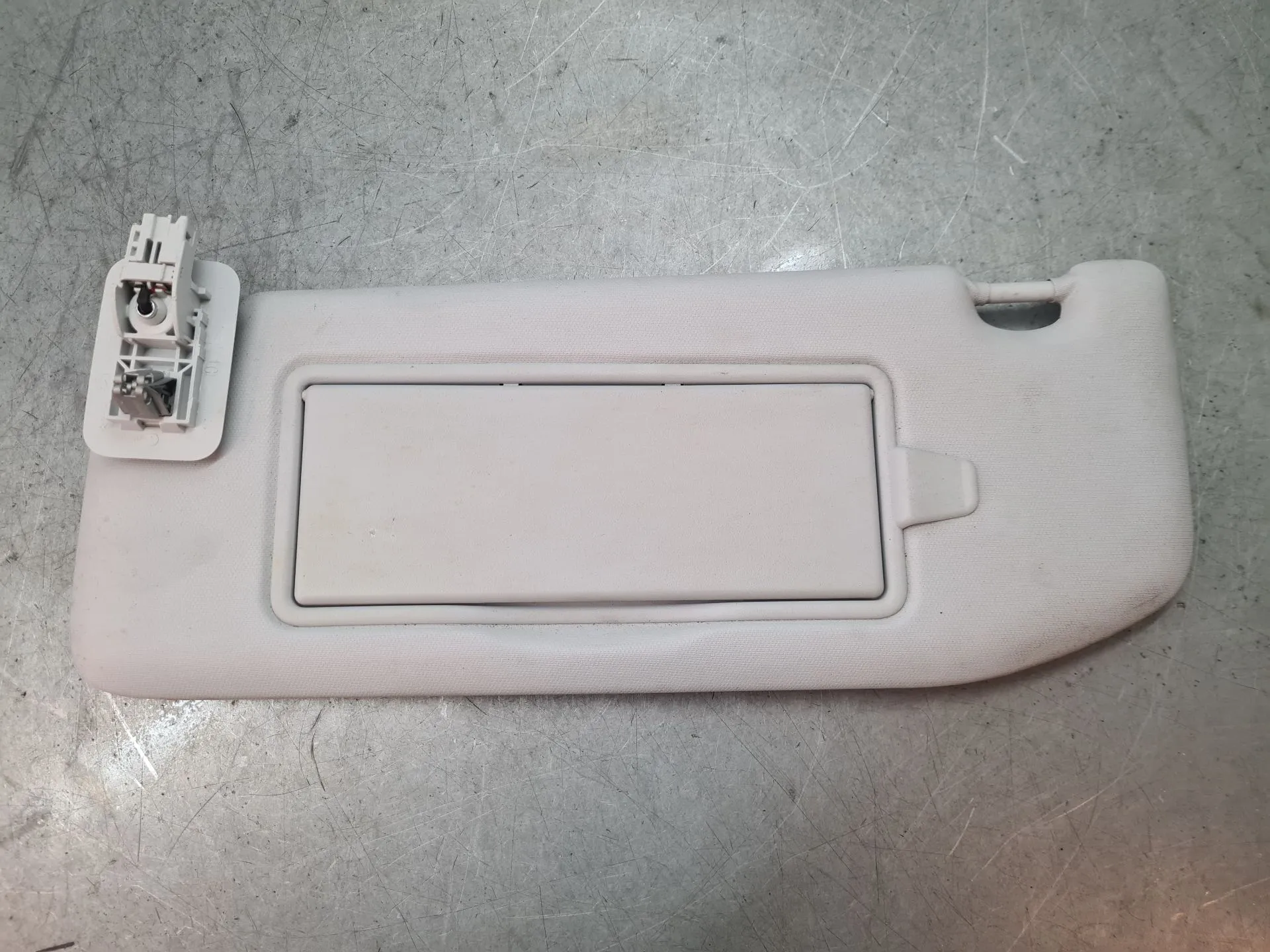 Pála de sol esquerda PEUGEOT 208 Imagem-1