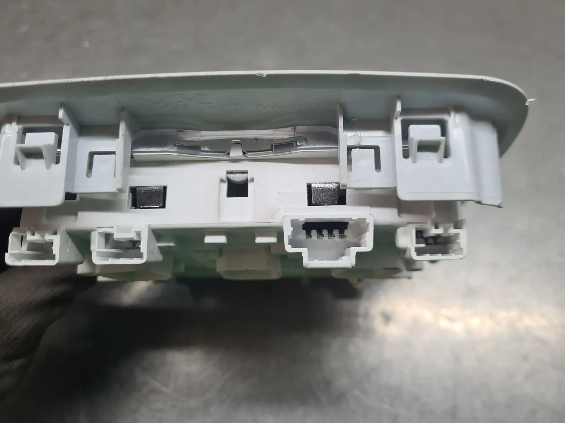 Plafonier frente PEUGEOT 208 Imagem-4