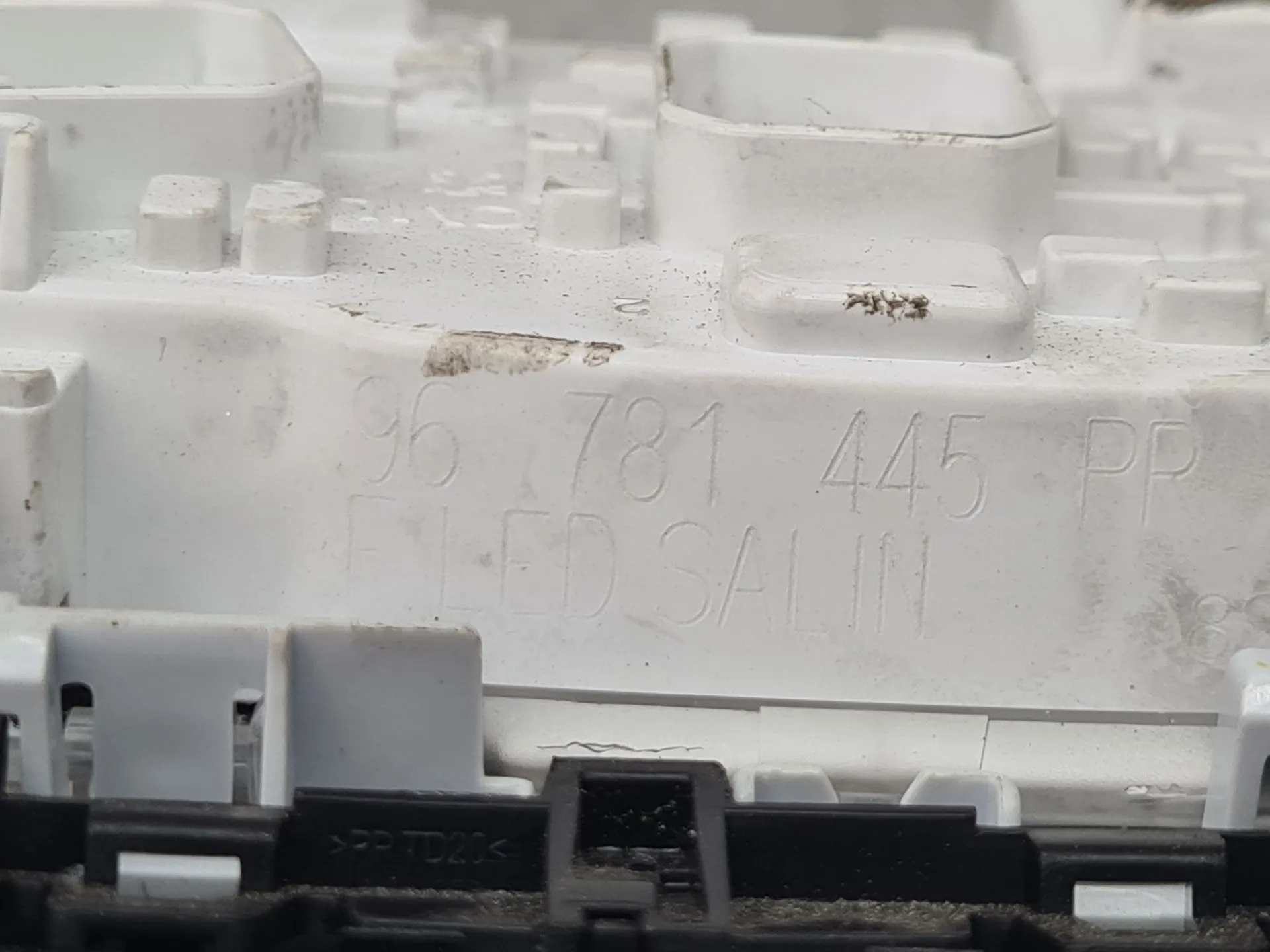 Plafonier frente PEUGEOT 208 Imagem-5