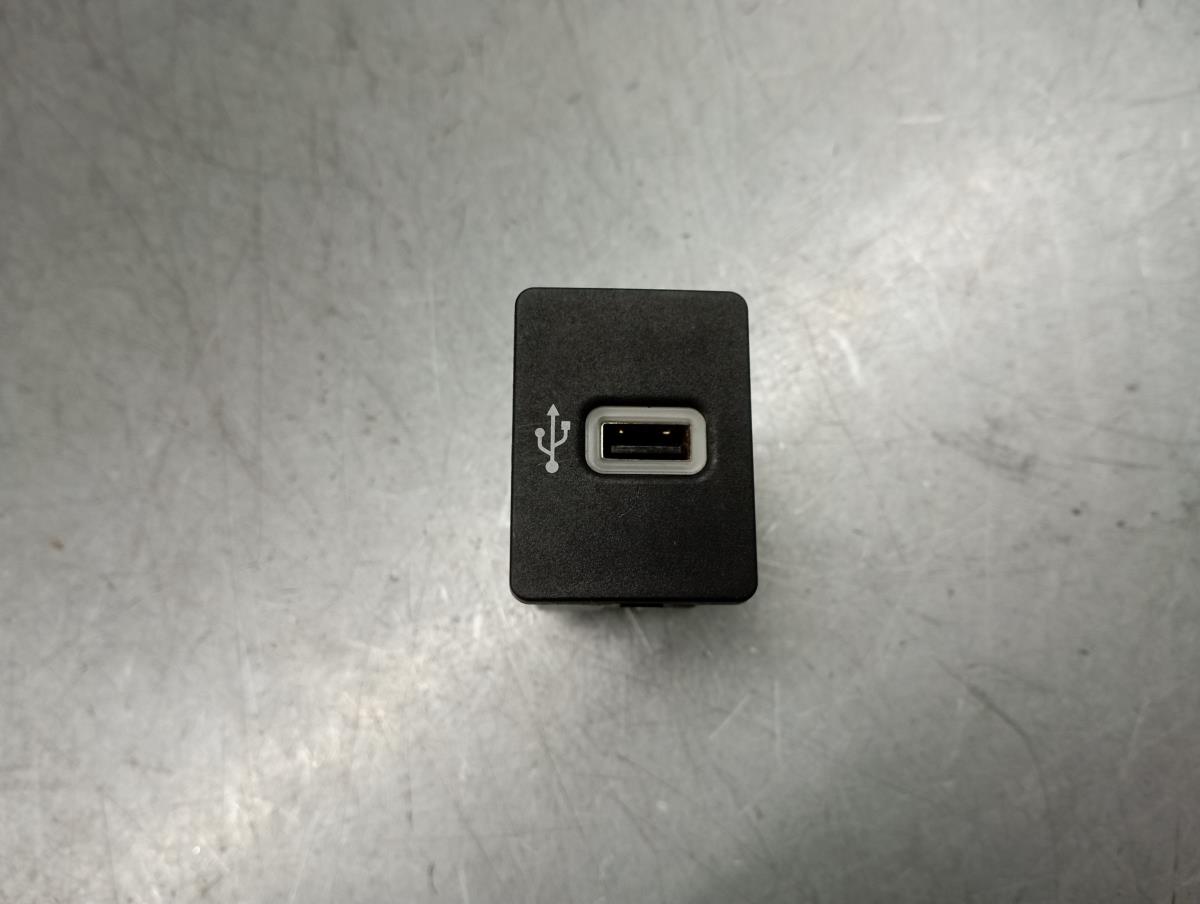Módulo USB / AUX / IPOD FORD Fiesta VII (HJ, HF)