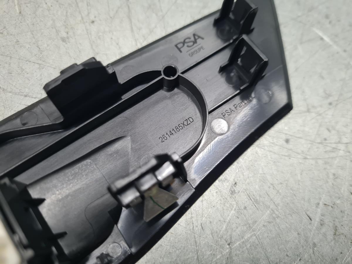 Mando / interruptor elevalunas delantero derecho PEUGEOT 308 III Imagem-4