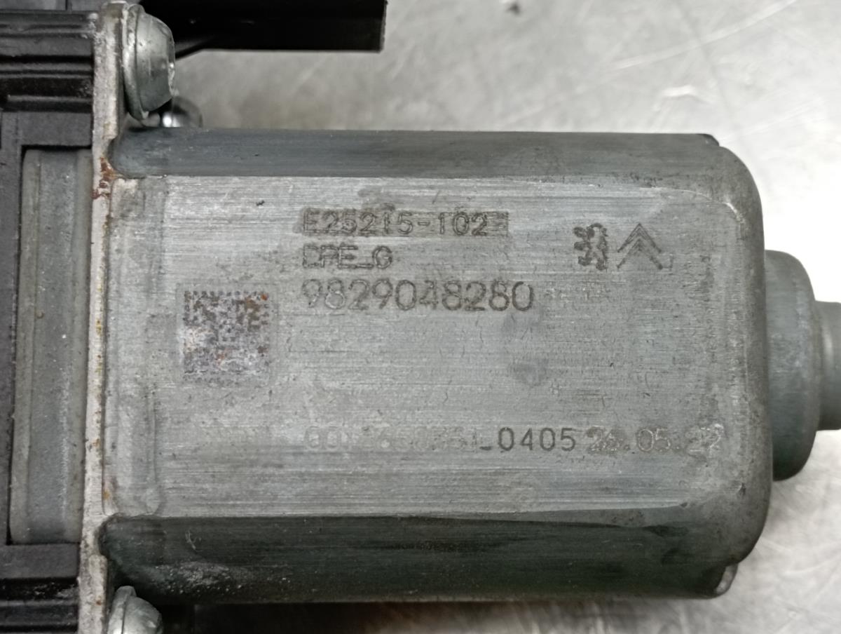 Lève-vitre avant gauche PEUGEOT 308 III Imagem-4