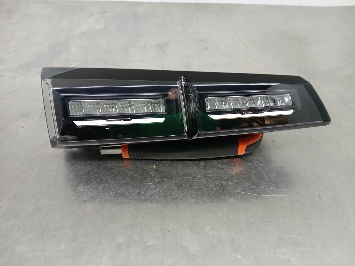 Feu de coffre Gauche PEUGEOT 308 III Imagem-1