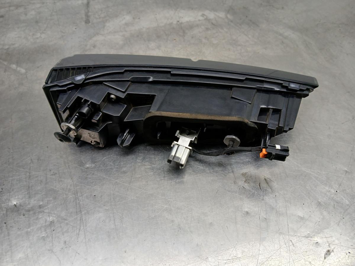 Feu de coffre Gauche PEUGEOT 308 III Imagem-4