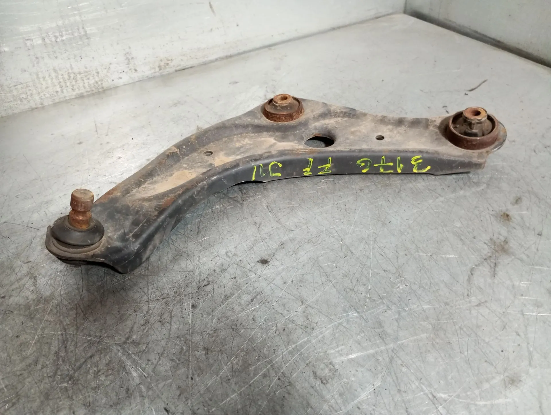 Brazo suspensión delantero izquierdo NISSAN Qashqai II (J11)