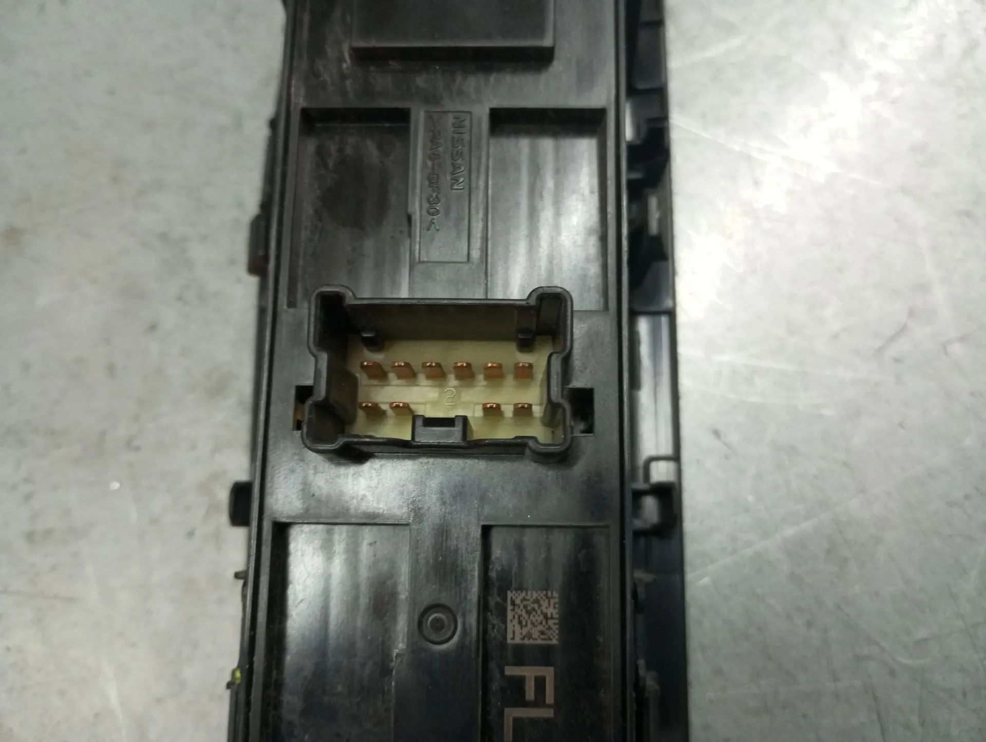 Left Front window control NISSAN Qashqai II (J11) Imagem-2
