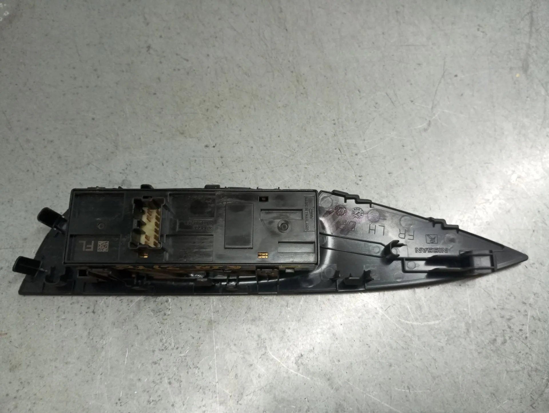 Left Front window control NISSAN Qashqai II (J11) Imagem-1