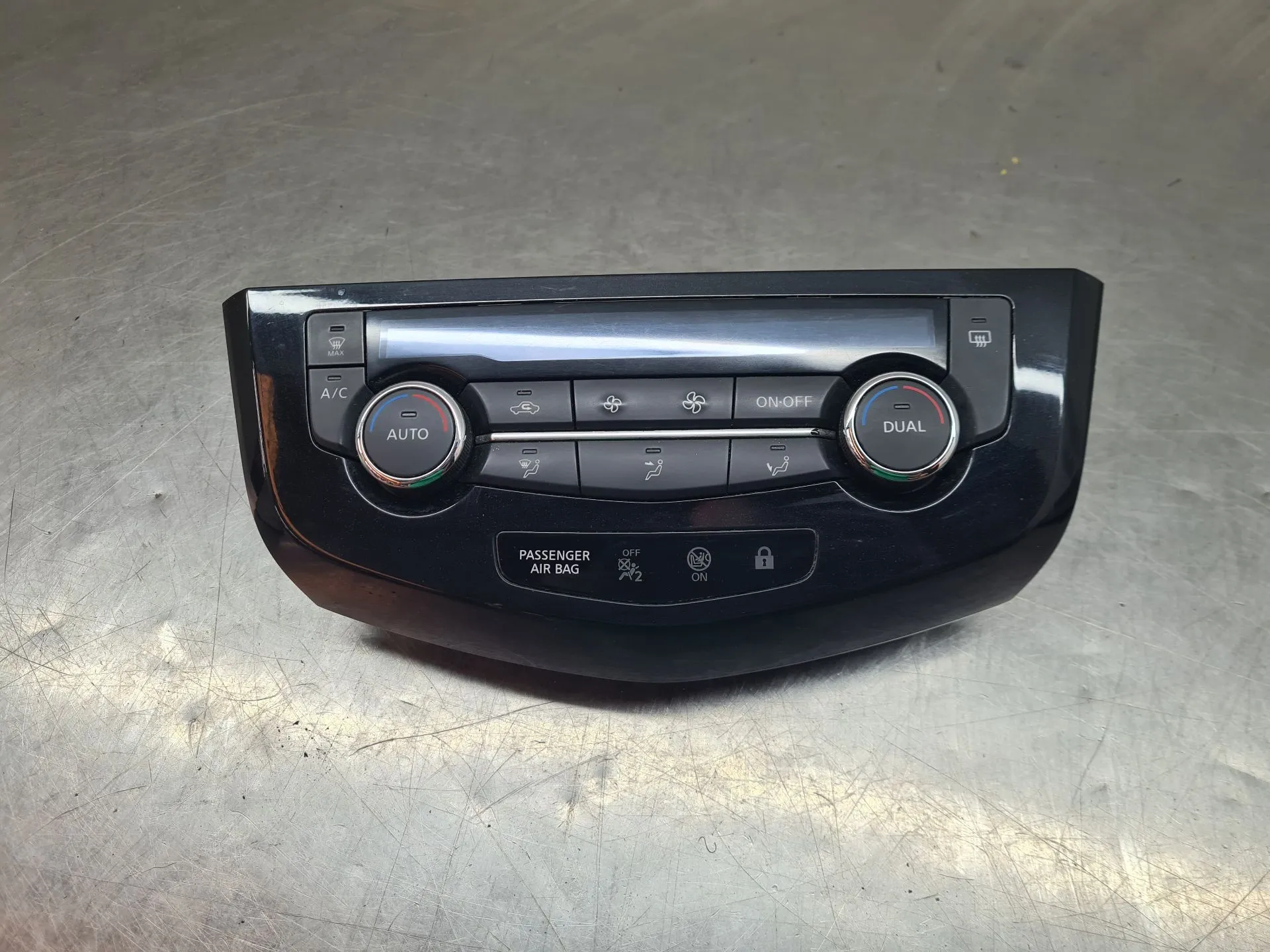 Climate control NISSAN Qashqai II (J11)