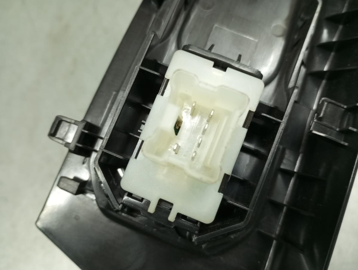 Mando / interruptor elevalunas delantero derecho RENAULT Trafic III (FG_) Imagem-3