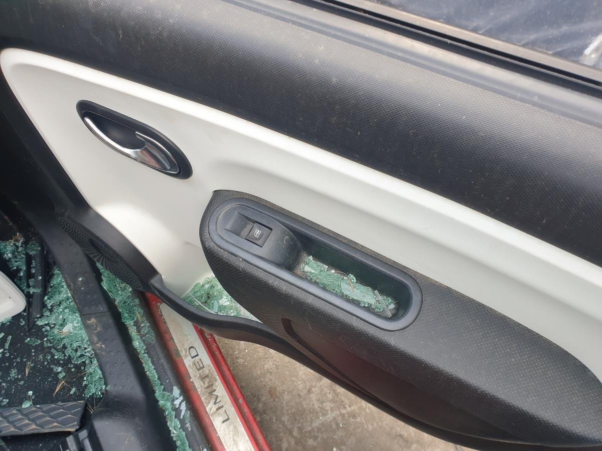 Mando / interruptor elevalunas delantero derecho RENAULT Twingo III (BCM_)