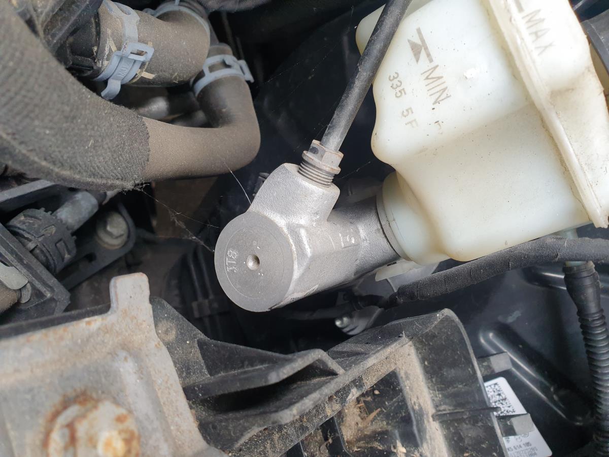 Bomba central dos travões VOLKSWAGEN Caddy IV (SA)