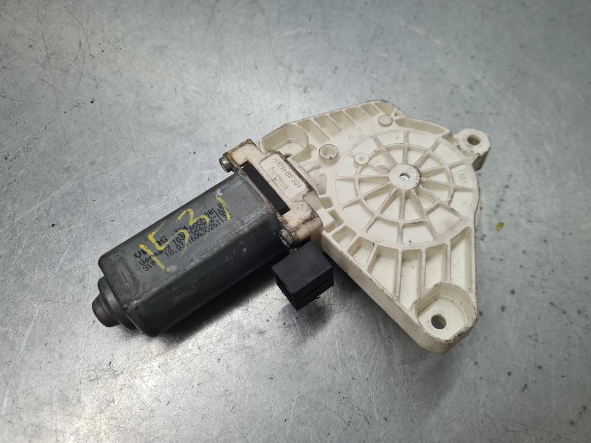 Motore alzacristallo anteriore sinistro VOLKSWAGEN Golf VII (5G1, BQ1, BE1, BE2)