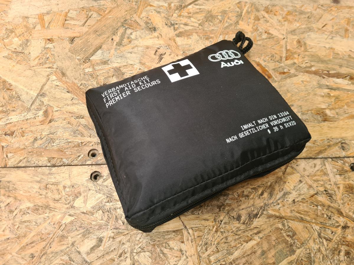 Kit Primeiros Socorros AUDI A3 Sportback (8YA)