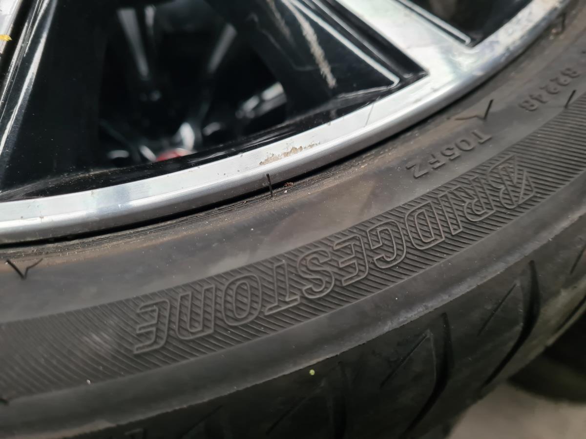 Roue JAGUAR F-Type Coupé (X152) Imagem-1