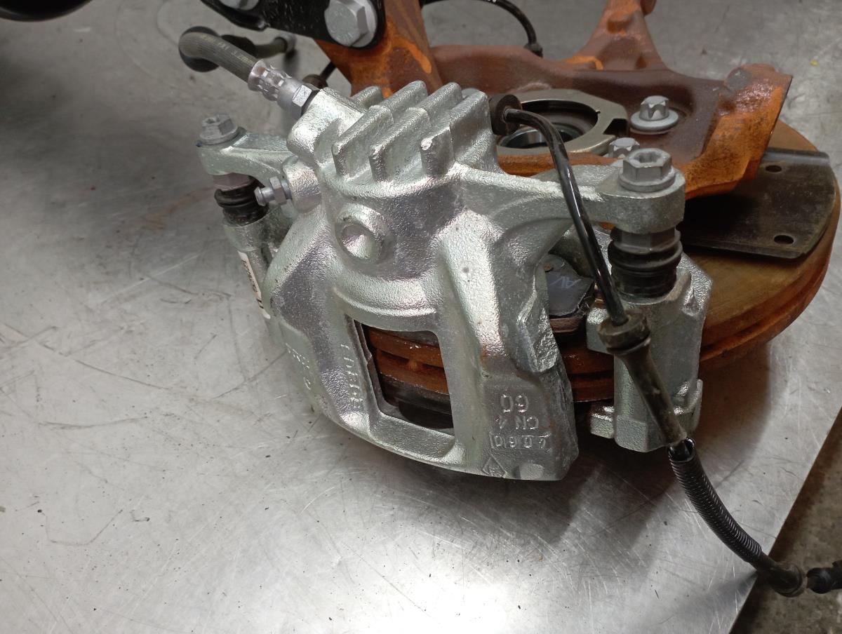 Pinza de freno Delantero Derecho RENAULT Trafic III (FG_) Imagem-1