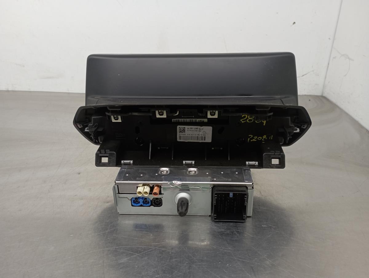 Kit Auto-rádio PEUGEOT 208 II Imagem-1