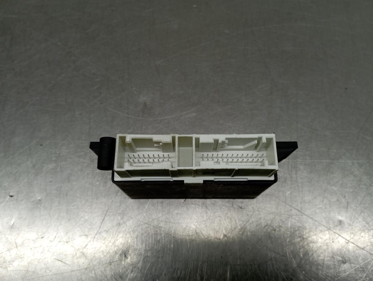 Módulo parking PEUGEOT 208 II Imagem-1