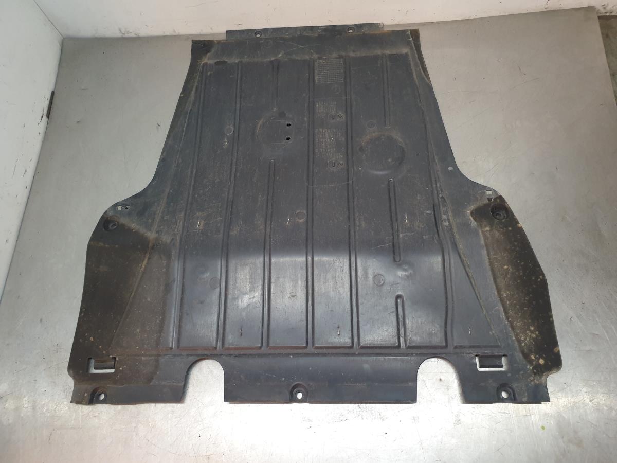 Blindaje inferior del motor RENAULT Captur (J5_)