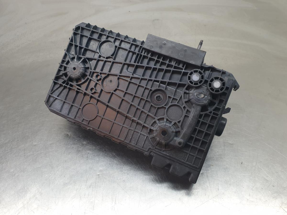 Battery box PEUGEOT 208 II Imagem-1