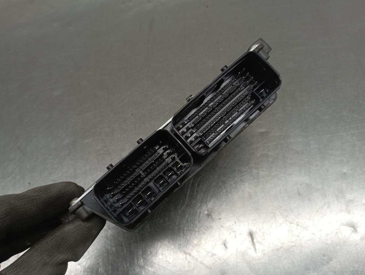 Centralina motor / ECU PEUGEOT 208 II Imagem-1