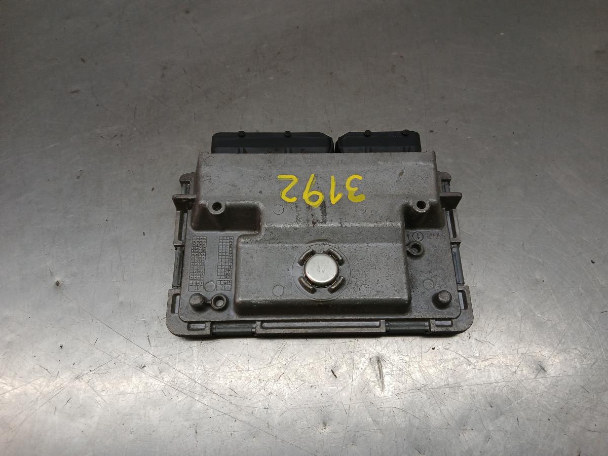 Centralina motor / ECU VOLKSWAGEN Polo (6R, 6C)