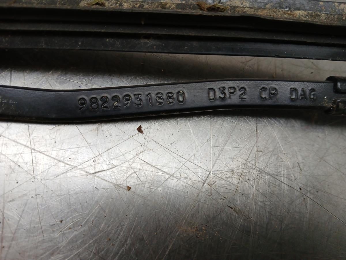 Brazo de limpiaparabrisas delantero derecho PEUGEOT 2008 II (U_) Imagem-1