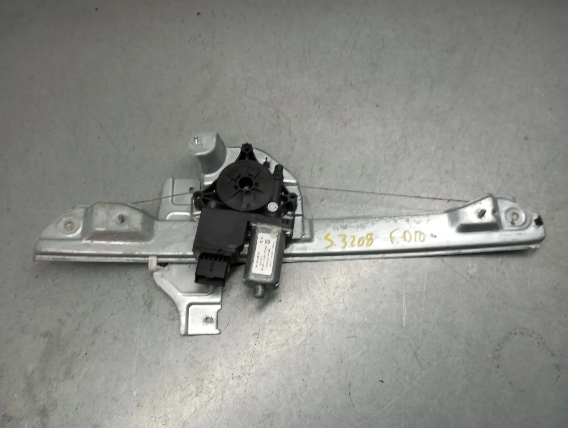 Elevador vidros frente direito PEUGEOT 2008 I (CU_)