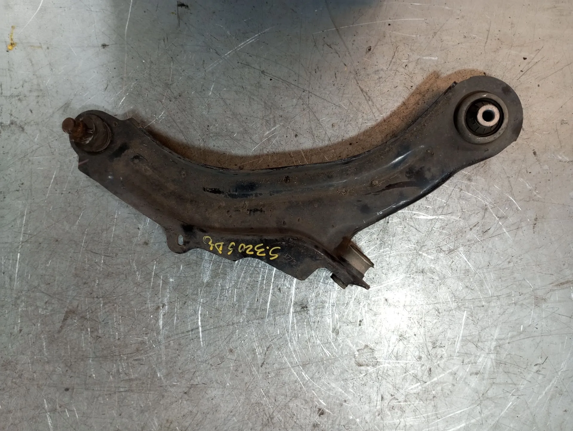 Right front suspension arm RENAULT Captur (J5_)