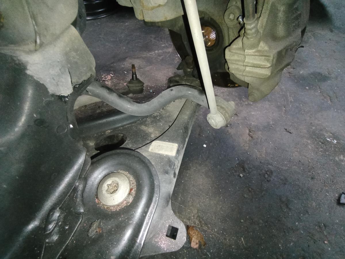 Braccio di sospensione anteriore sinistro PEUGEOT 2008 I (CU_)