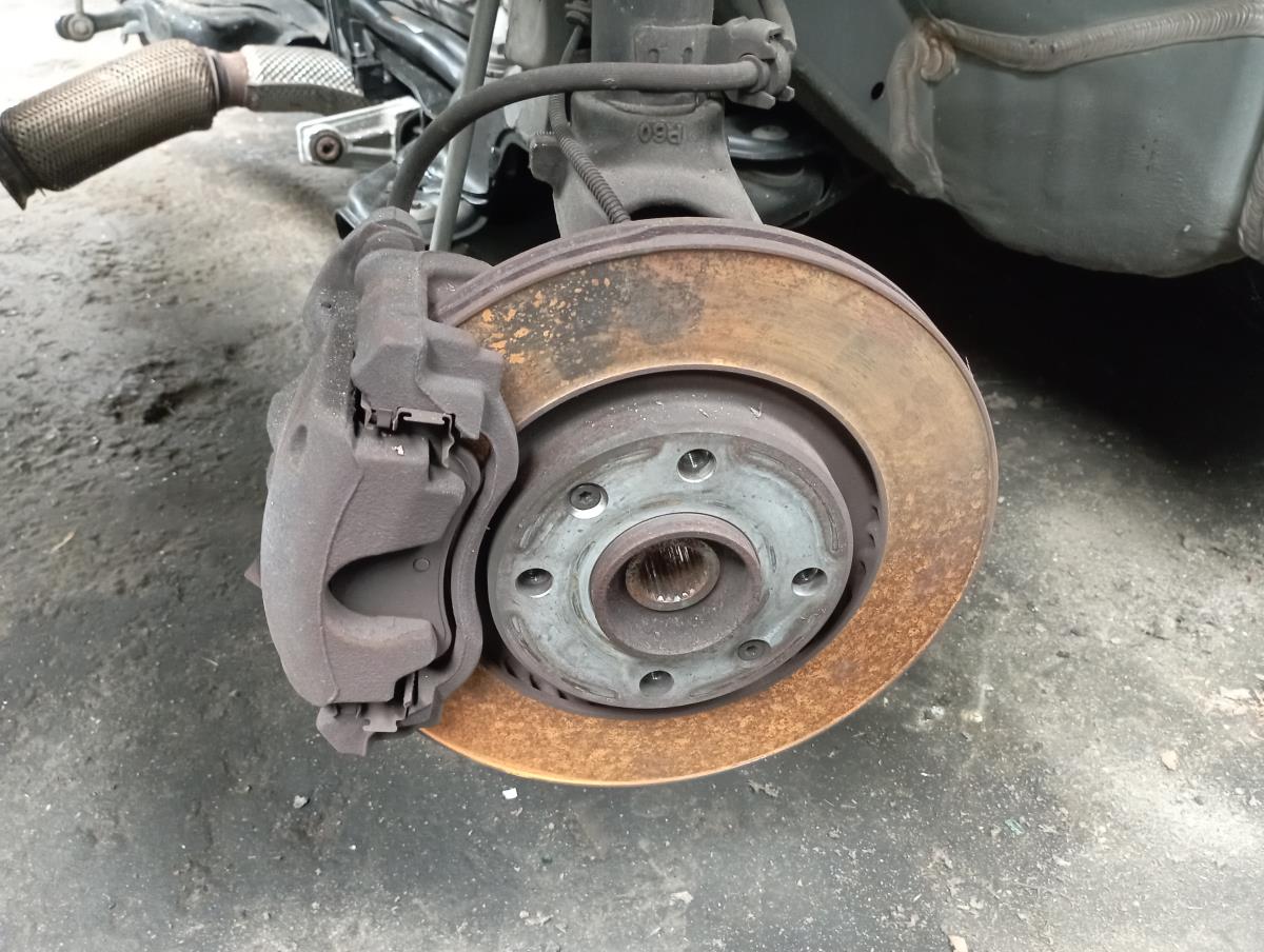 Mangueta delantera izquierda PEUGEOT 2008 I (CU_)