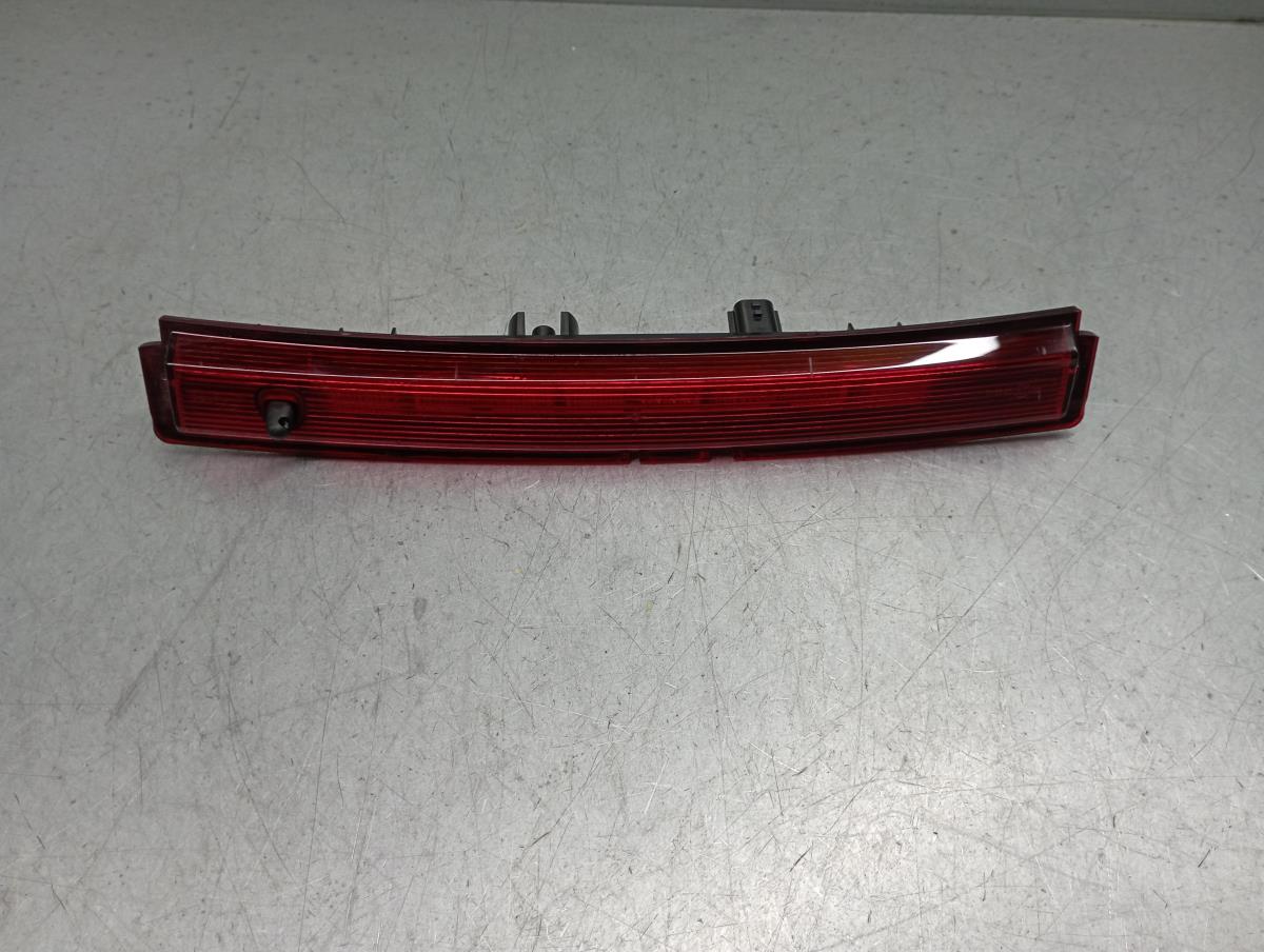 Additional stop light / 3rd stop light PEUGEOT 2008 II (U_)