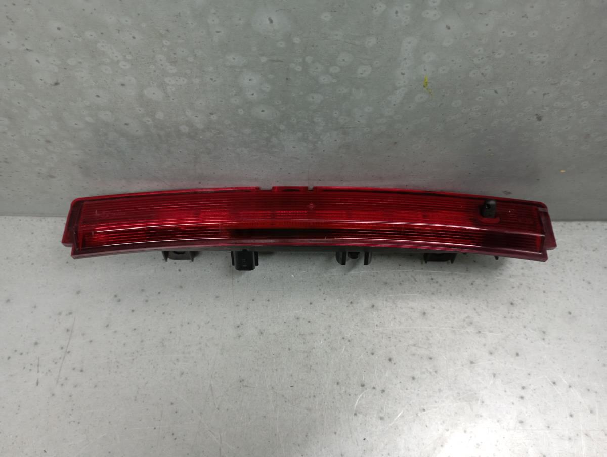 Additional stop light / 3rd stop light PEUGEOT 2008 II (U_) Imagem-1