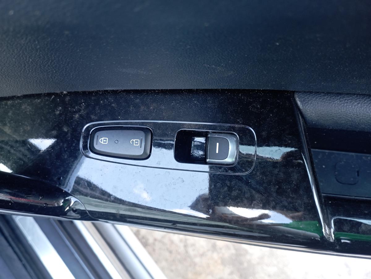 Mando / interruptor elevalunas delantero derecho KIA Sportage (QL)