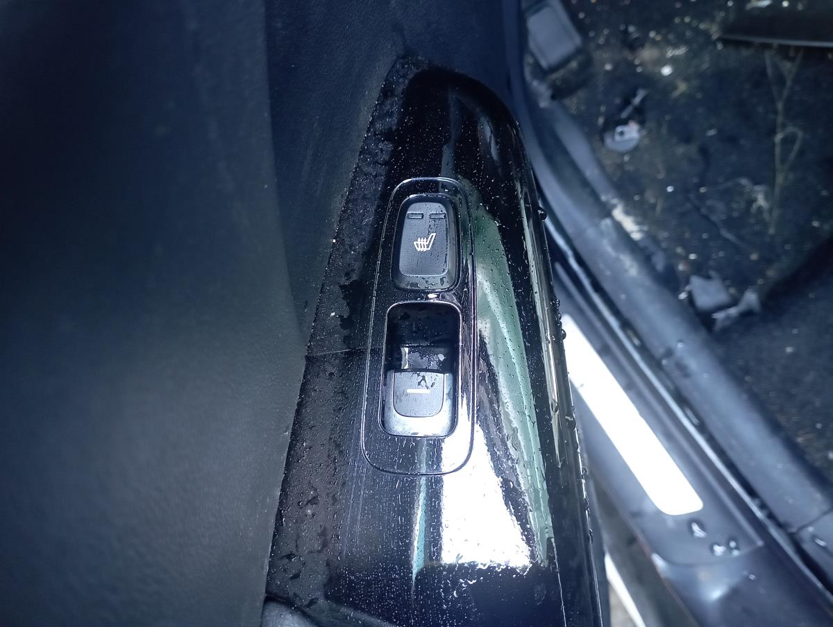 Comando / interruttore alzacristallo posteriore sinistro KIA Sportage (QL)