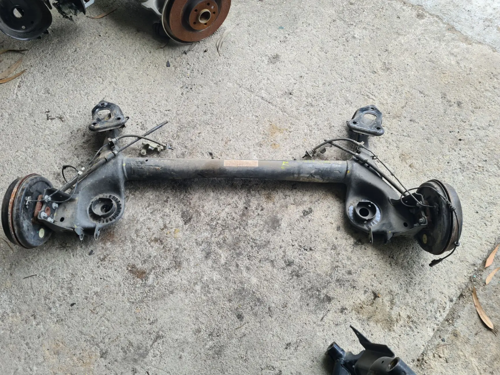 Rear axle with drum brakes OPEL Corsa E