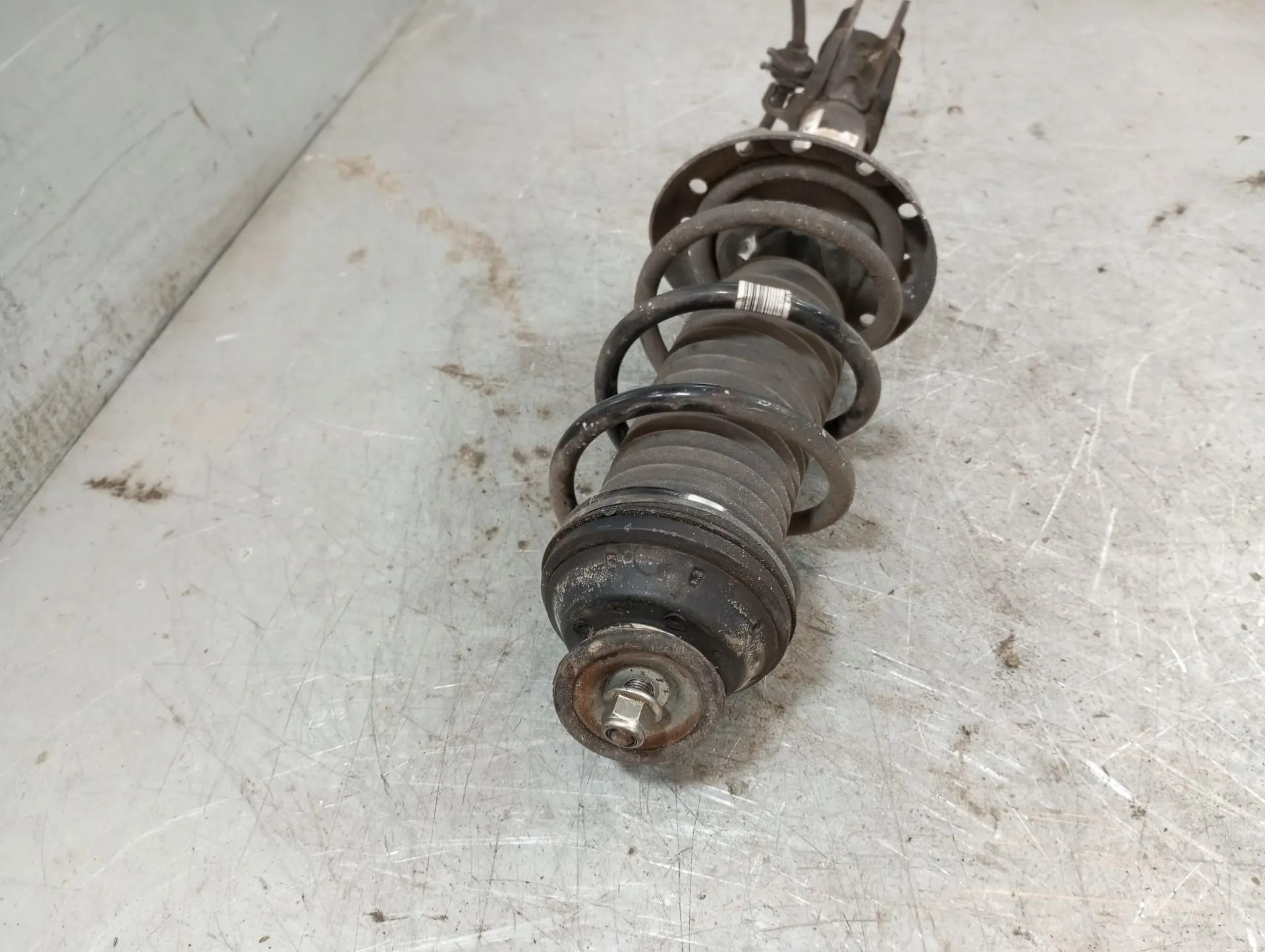 Right Front Shock Absorber OPEL Corsa E Imagem-1