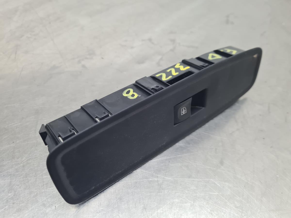 Mando / interruptor elevalunas delantero derecho RENAULT Kangoo III