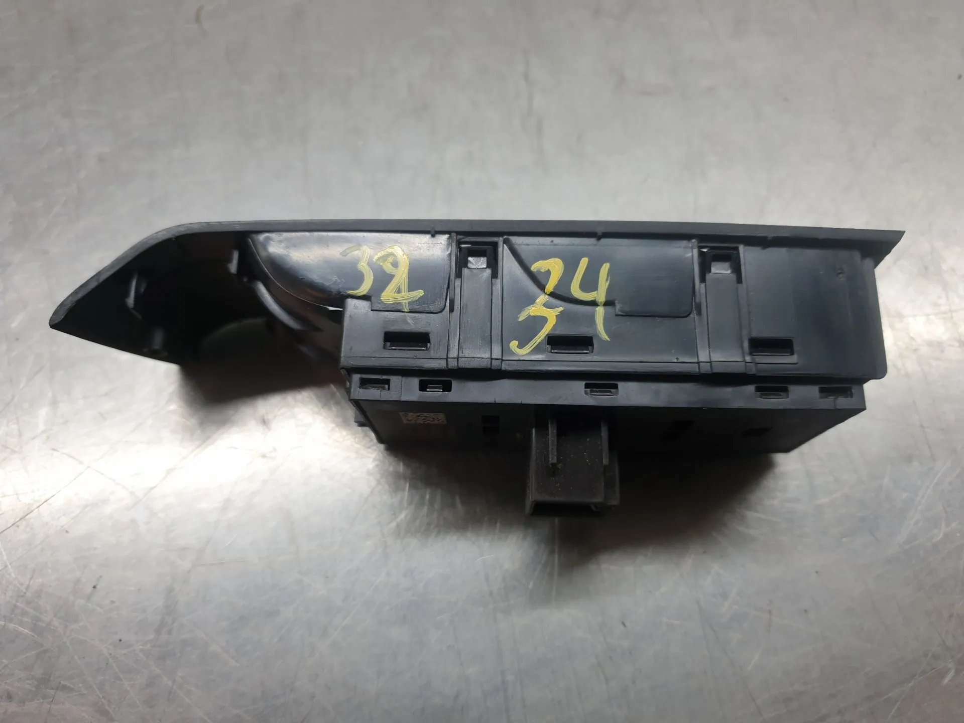 Left Front window control SKODA Fabia III Hatchback (NJ3)