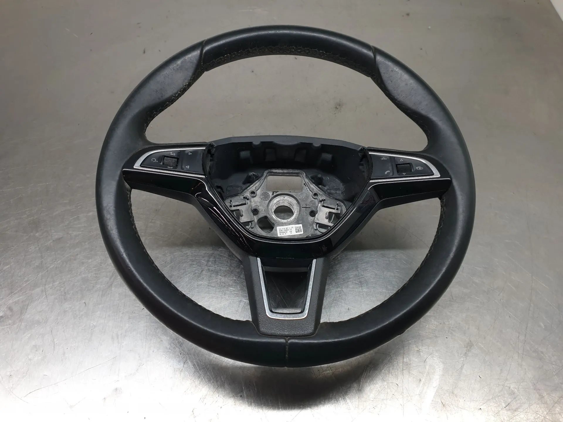 Volante SKODA Fabia III Hatchback (NJ3)