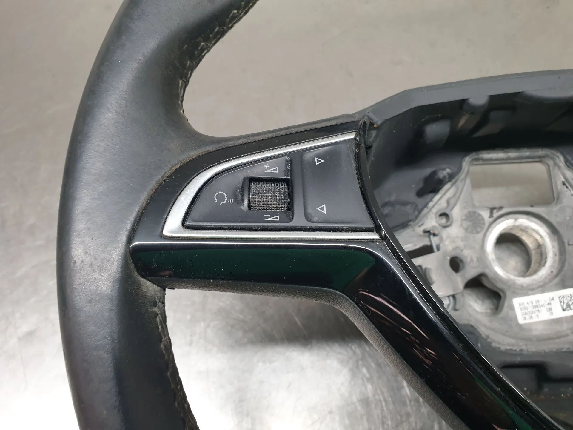 Volante SKODA Fabia III Hatchback (NJ3) Imagem-1