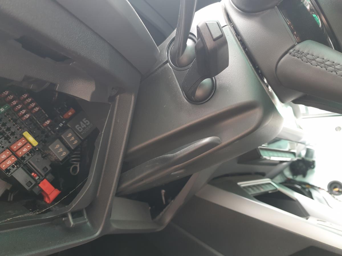 Colonna dello sterzo AUDI A3 Sportback (8YA)