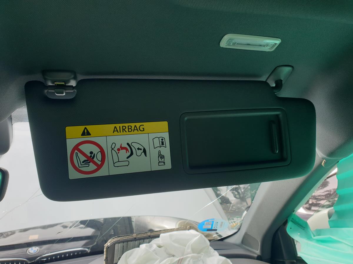 Pála de sol direita AUDI A3 Sportback (8YA)